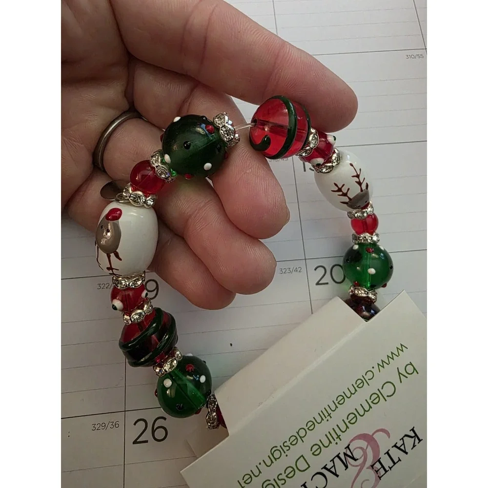 Kate & Macy Bracelet Glass Beads Christmas-Themed Hand Painted Stretch NEW‎